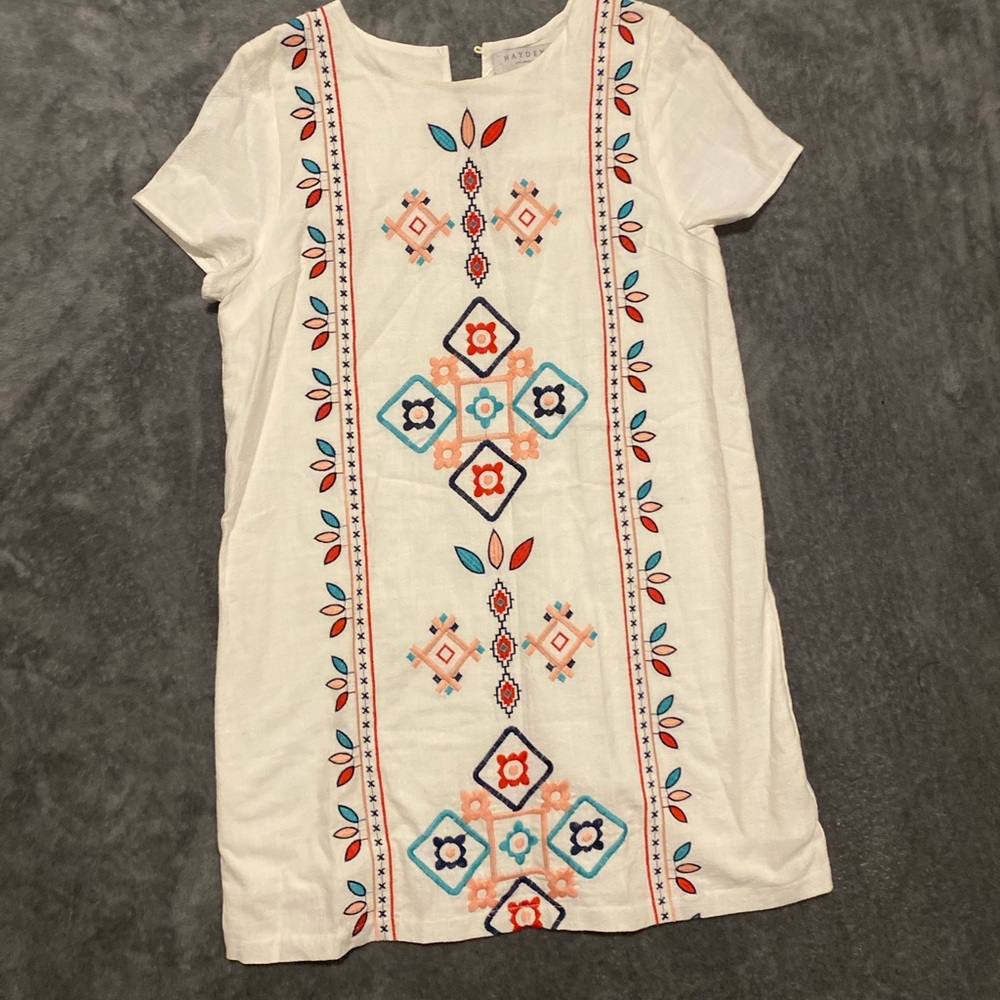 Hayden Los Angeles Embroidered Top‎
